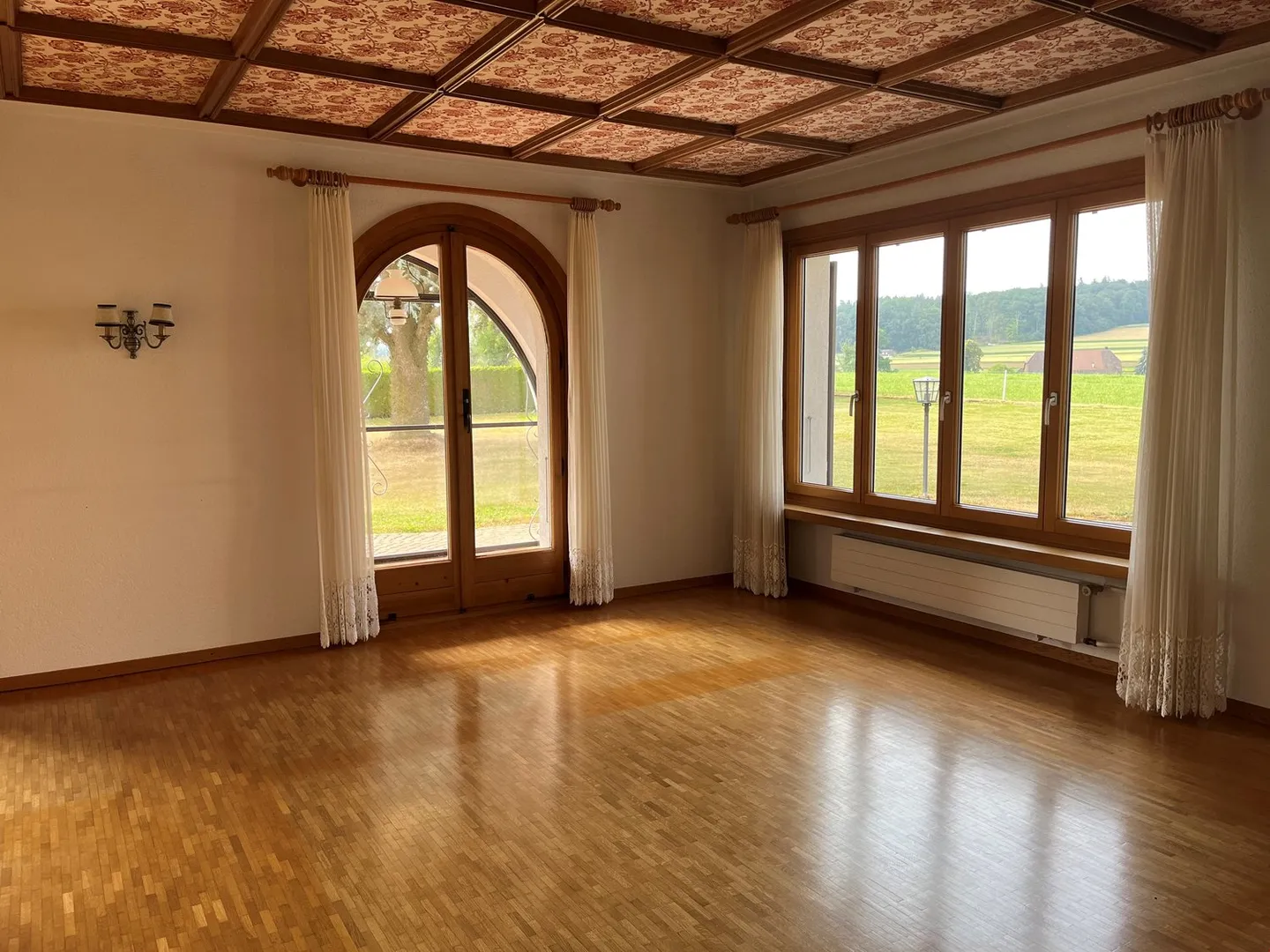 Single-family house with plenty of outdoor space for rent - Photo 4 of 8