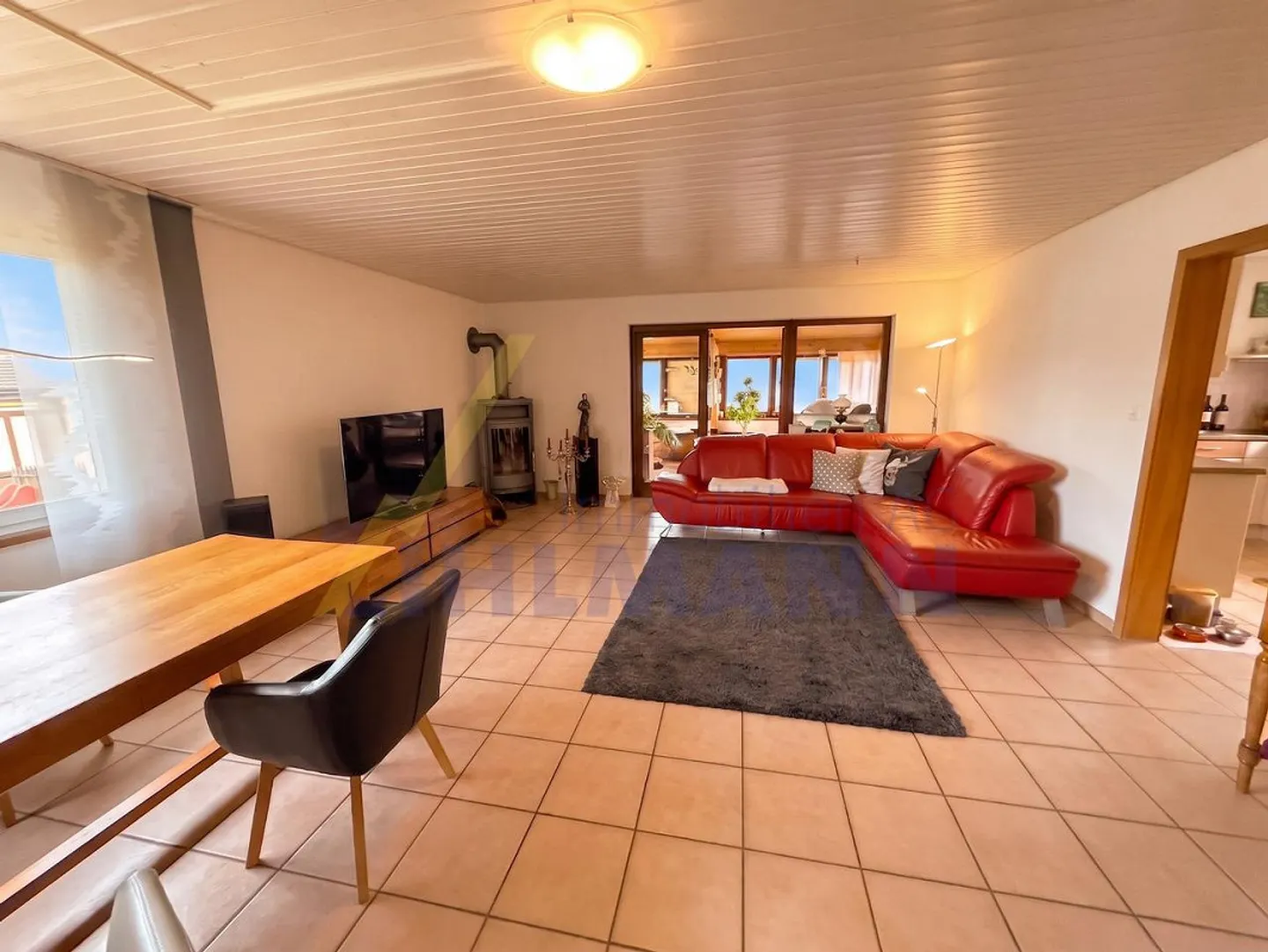 Maison familiale spacieuse avec appartement - Photo 3 sur 11