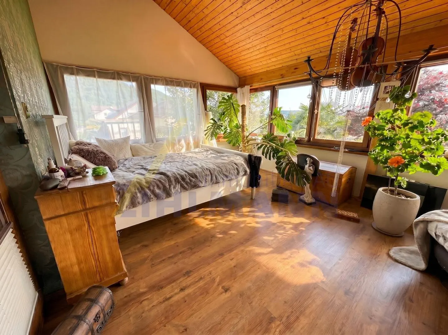 Maison familiale spacieuse avec appartement - Photo 4 sur 11