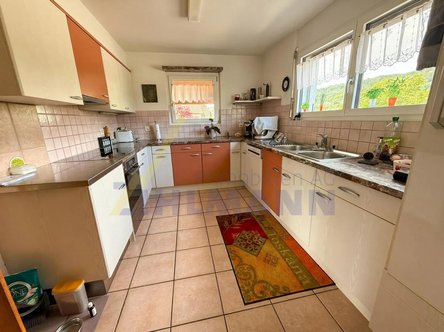 Maison familiale spacieuse avec appartement - Photo 6 sur 11