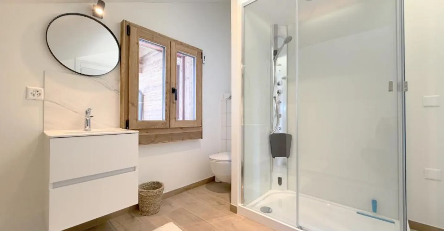 Chalet à Bluche : 2 appartements indépendants à louer avec vue exceptionnelle sur les Alpes valaisannes - Photo 11 of 12