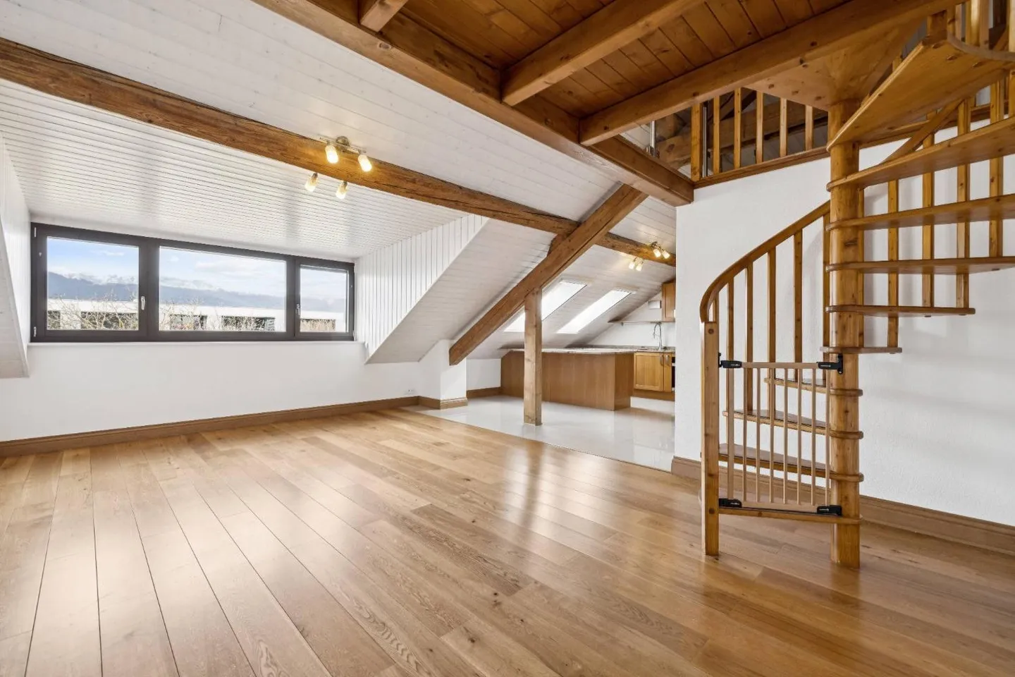 APPARTAMENTO SPAZIOSO E AFFASCINANTE NEL CUORE DEL VILLAGGIO DI MEYRIN - Foto 1 di 10