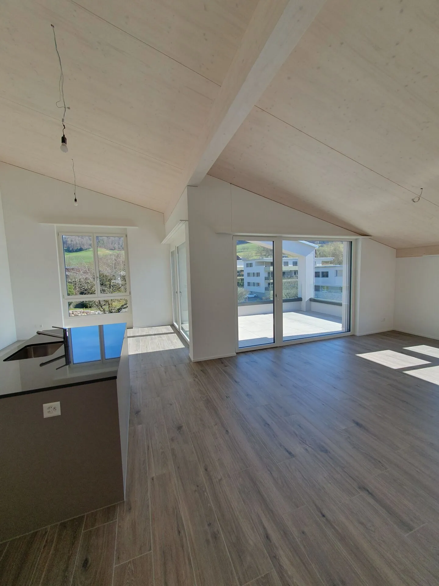 Affitto: Appartamento attico di 4,5 stanze - Foto 2 di 9