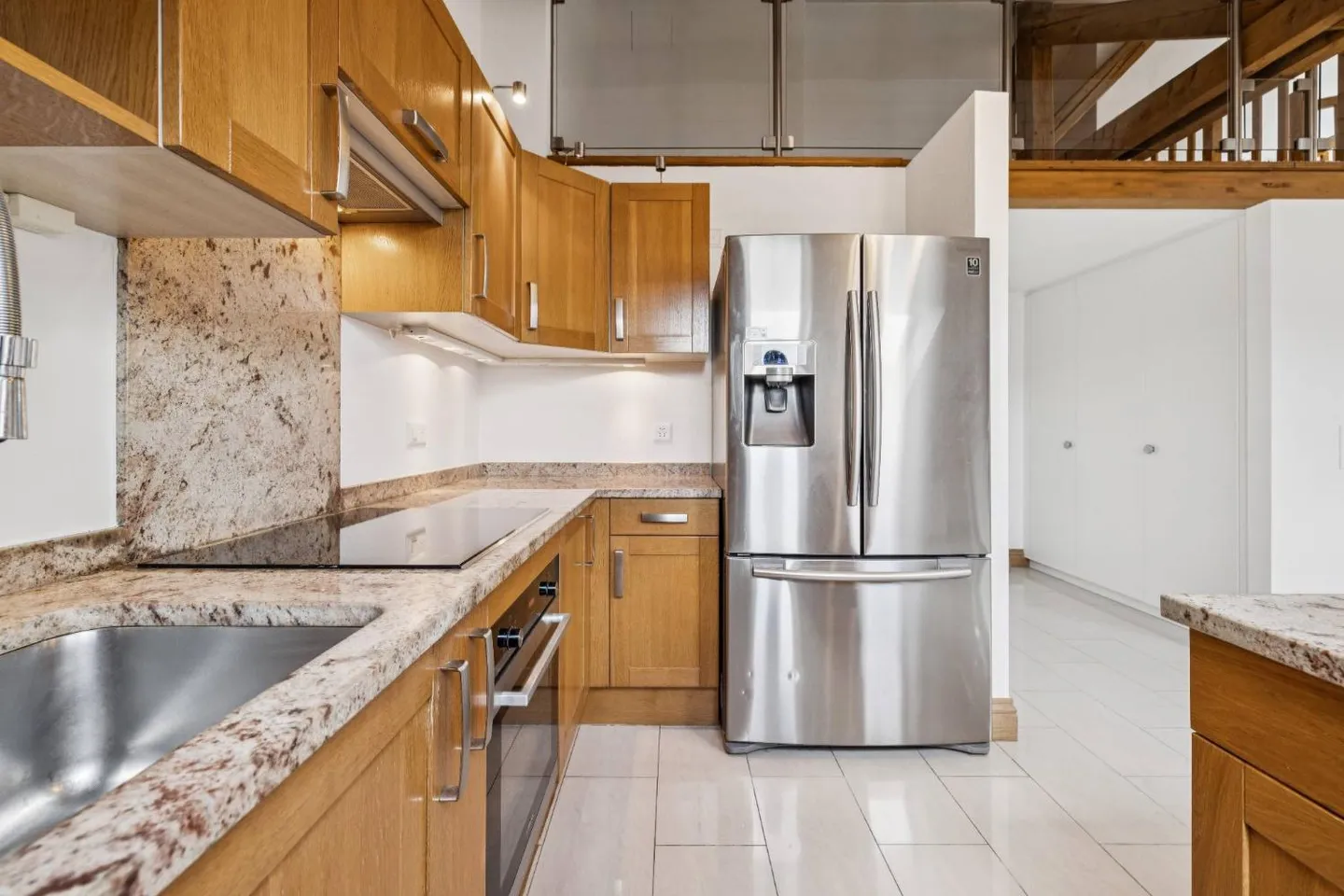 APPARTAMENTO SPAZIOSO E AFFASCINANTE NEL CUORE DEL VILLAGGIO DI MEYRIN - Foto 5 di 10