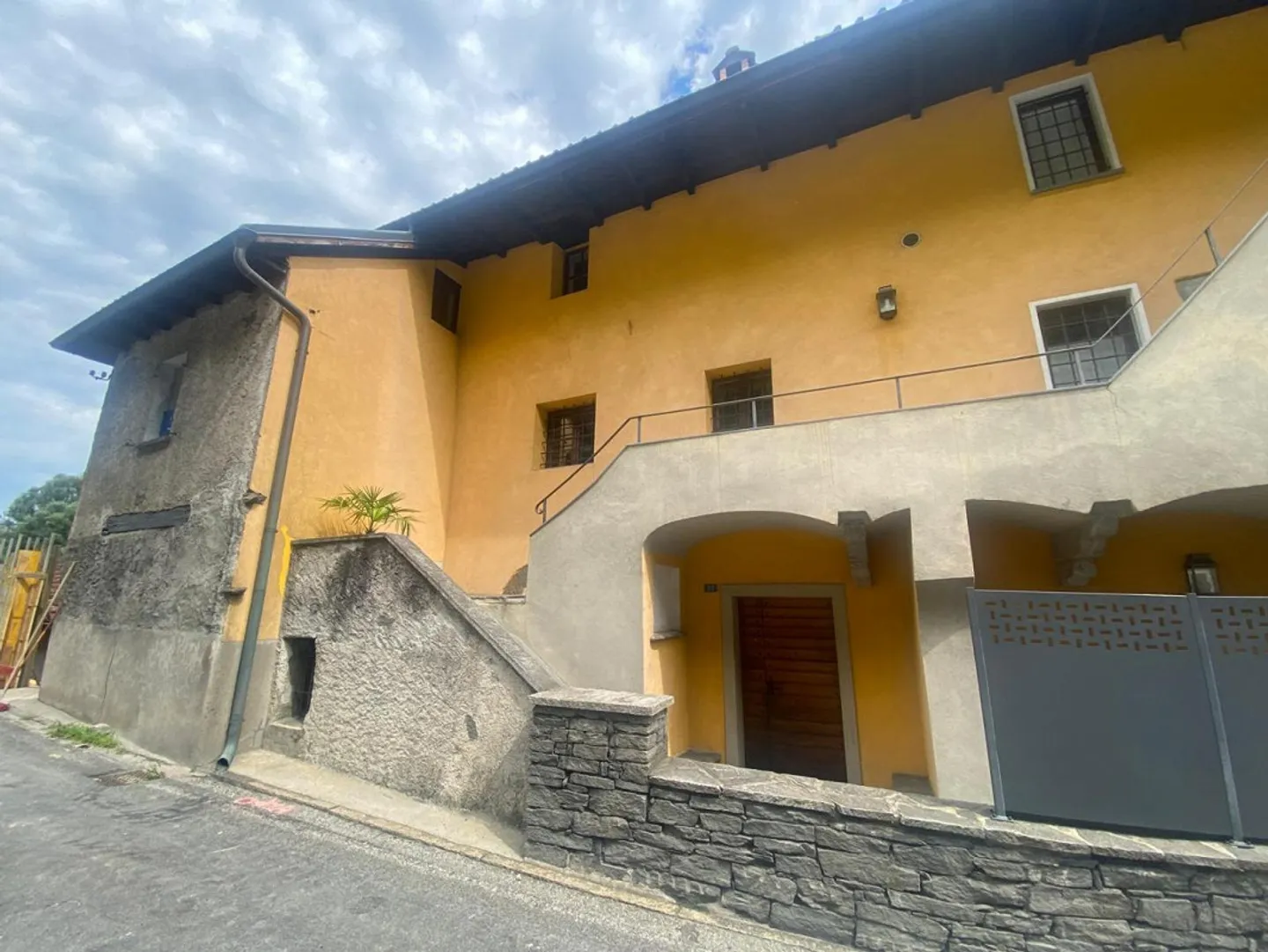 Casa unifamiliare di 6 1/2 locali con grande terreno - Foto 1 di 27