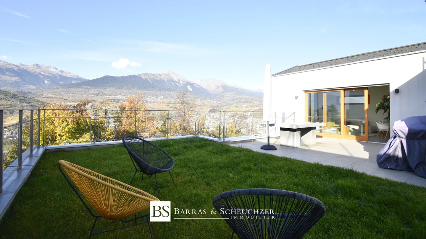 Villa contemporaine, garage double et vue panoramique - Photo 1 sur 15