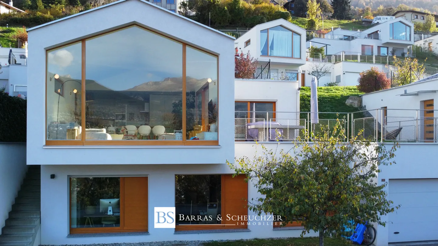 Villa contemporaine, garage double et vue panoramique - Photo 2 sur 15