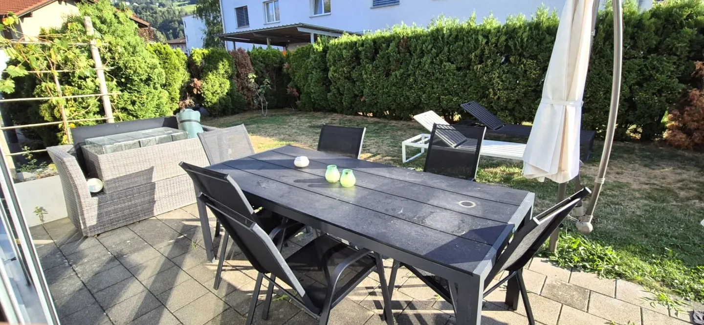 Appartamento giardino moderno con vasca idromassaggio e giardino d'inverno - Foto 4 di 9
