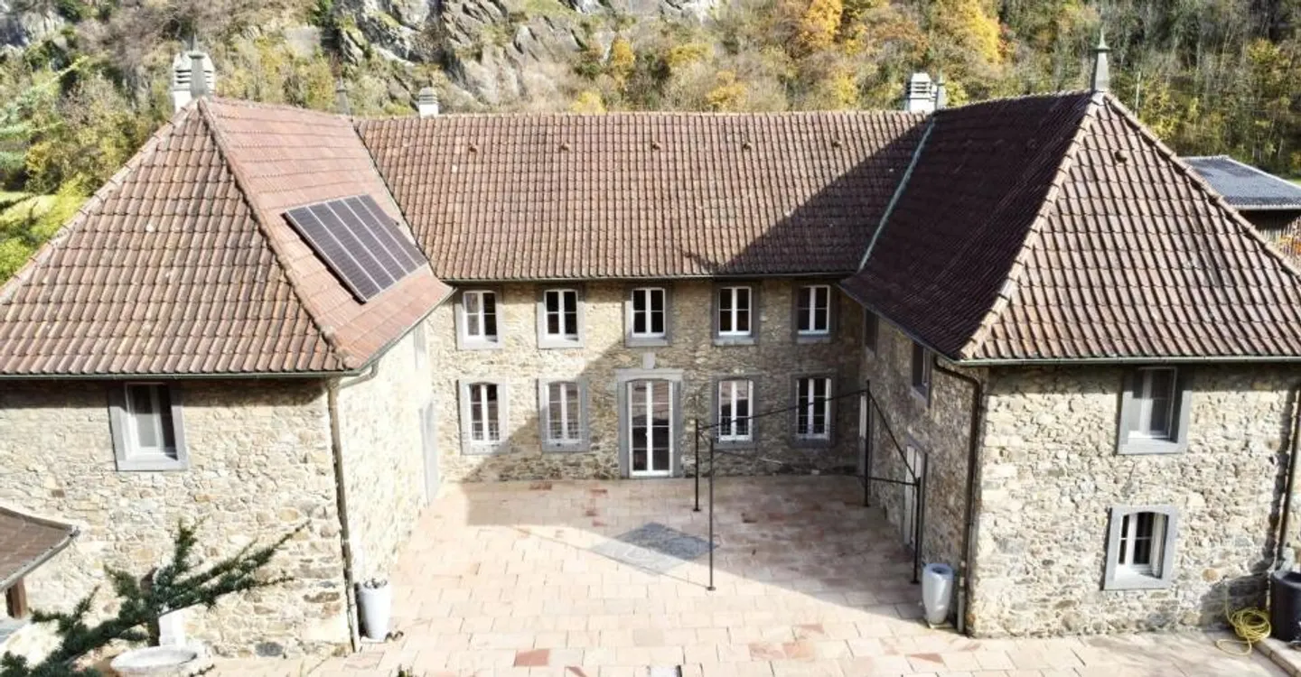 Maison de Luxe avec Grand Jardin - Photo 2 sur 9
