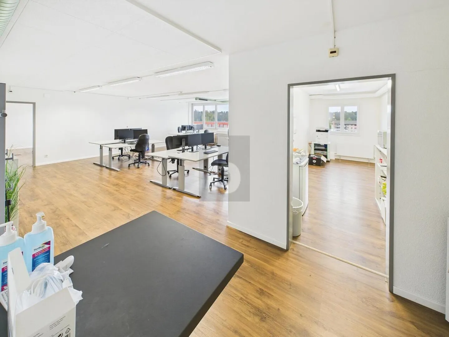 UFFICIO MODERNO IN UNA POSIZIONE CENTRALE 3.01 - Foto 2 di 6
