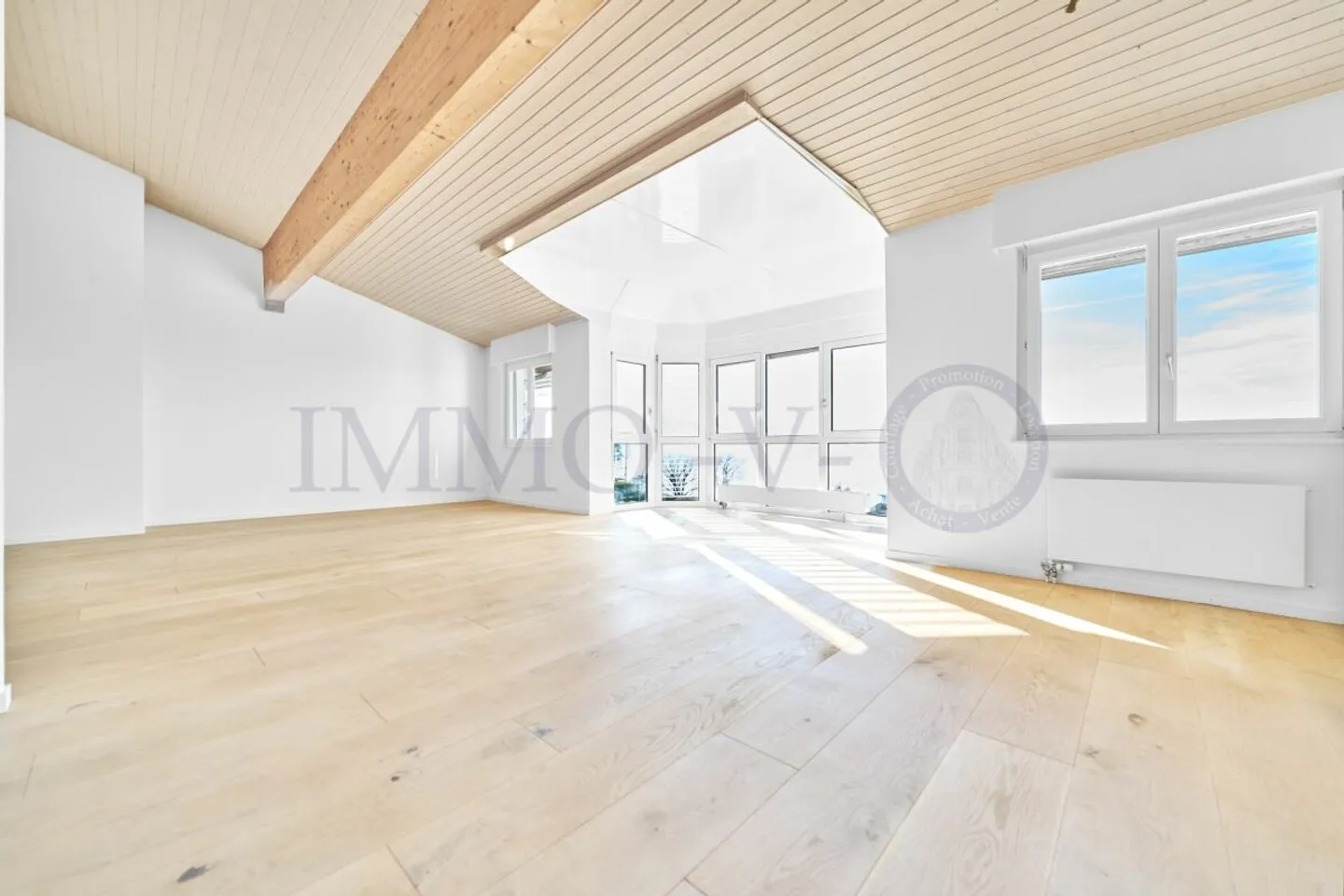 Luxuswohnung mit Blick auf den See und die Berge - Foto 2 von 8