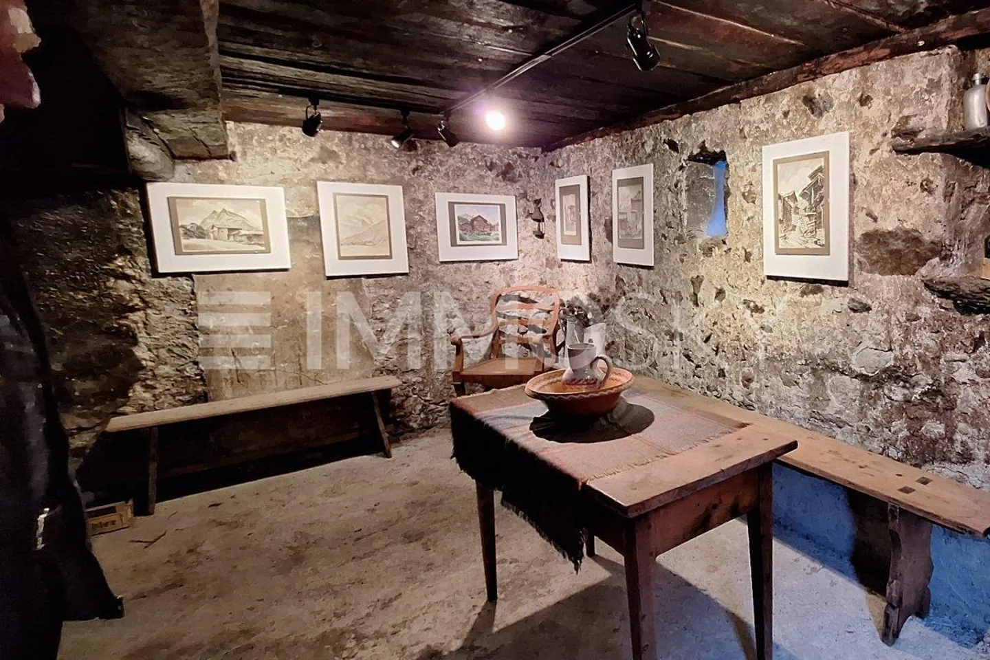 Maison au cœur de Haudères à rénover - Photo 5 sur 5