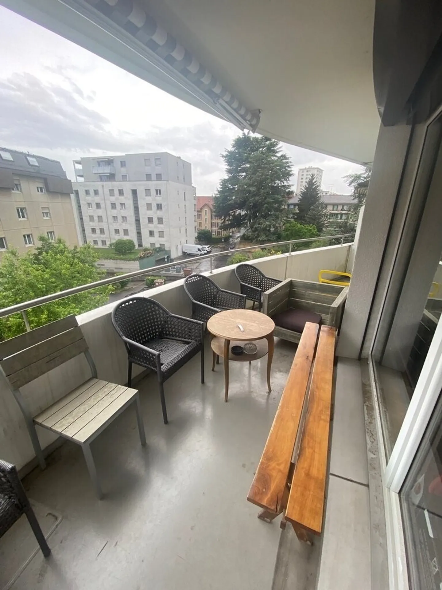 Modern Apartment in Renens - Photo 2 of 8