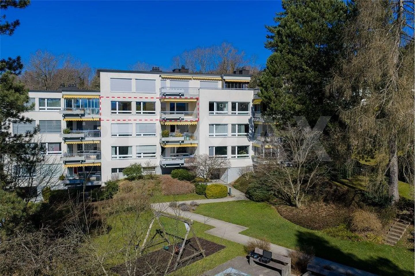 VERY BRIGHT 4 ½-ROOM APARTMENT ON THE THIRD FLOOR - Photo 1 of 12