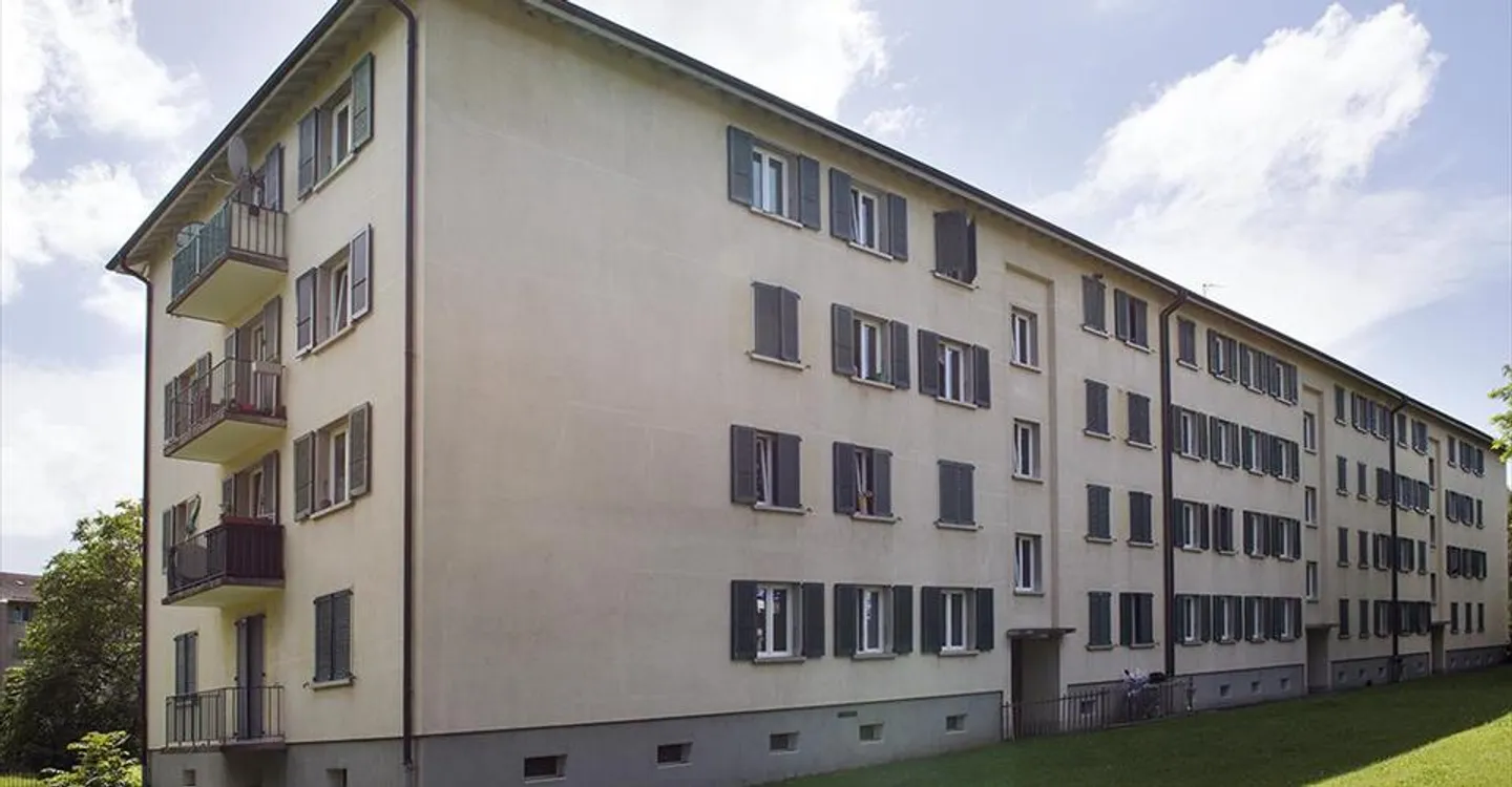 Edificio ad uso misto in affitto - Foto 2 di 2