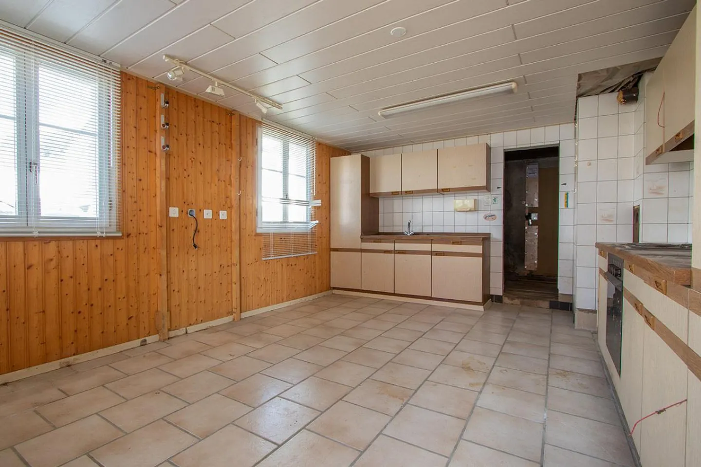 Country House with Potential and Land Reserve - Photo 13 of 15