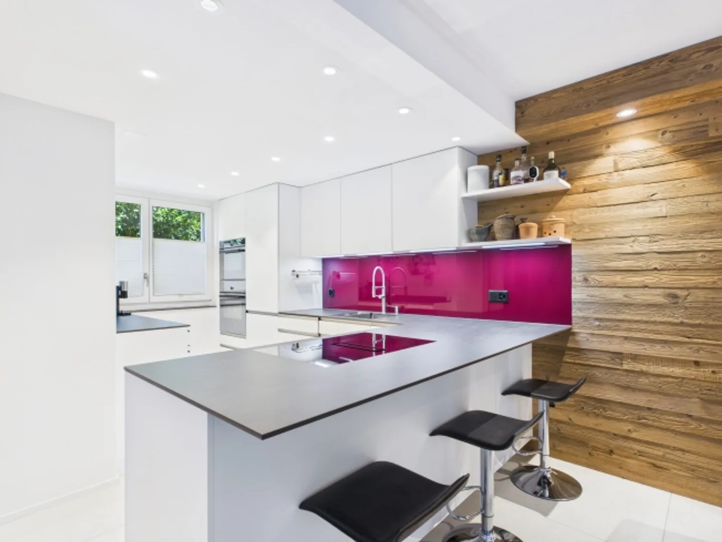 Casa a schiera moderna in una posizione familiare e centrale alla fine di una strada senza uscita - Foto 8 di 8