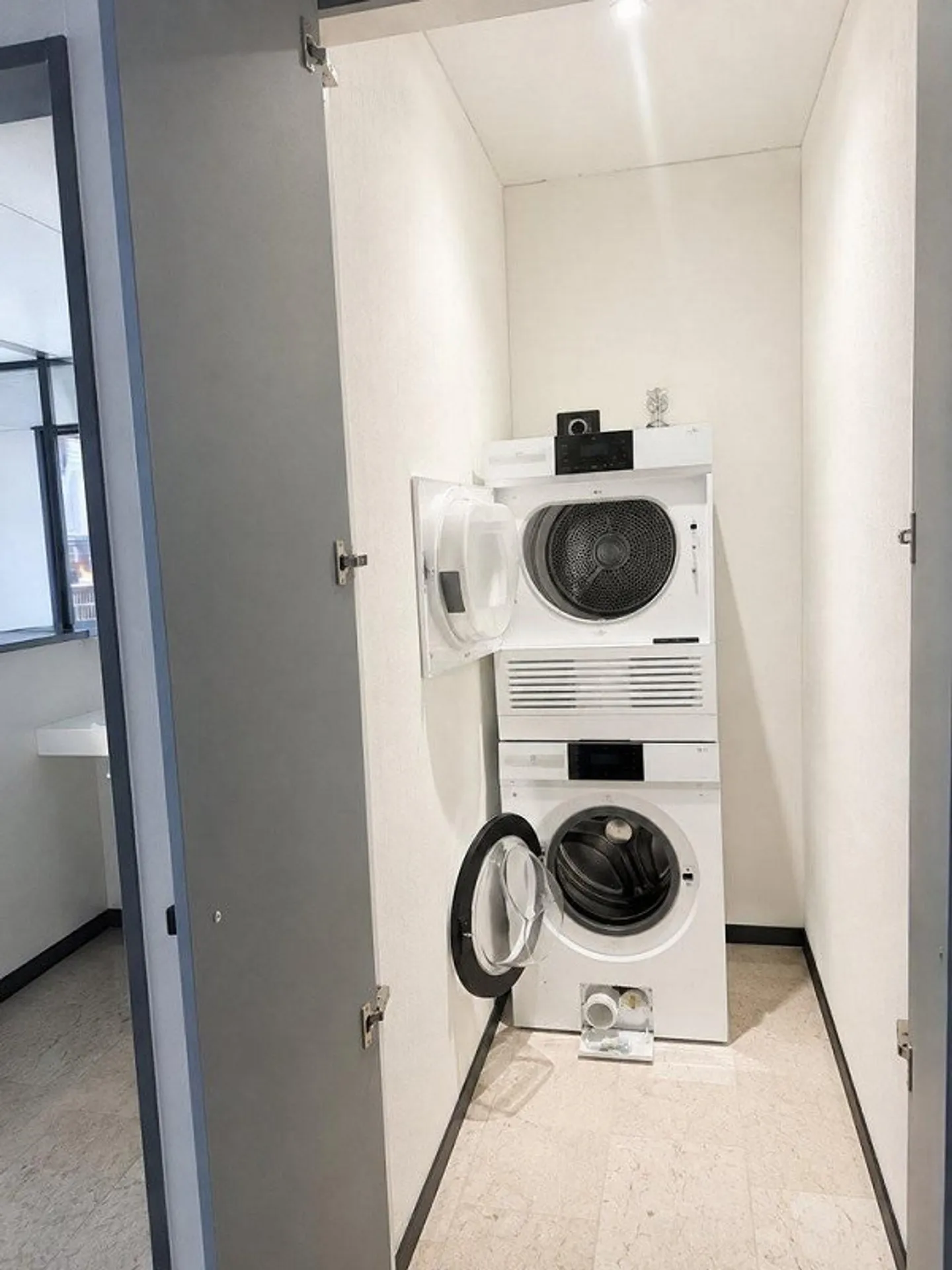 Appartamento nuovo e elegante in una posizione centrale a Kloten! - Foto 5 di 7