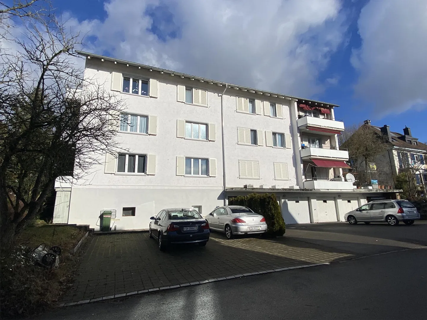 Incantevole appartamento di 3 stanze in un vecchio edificio a Neuhausen - Foto 1 di 3