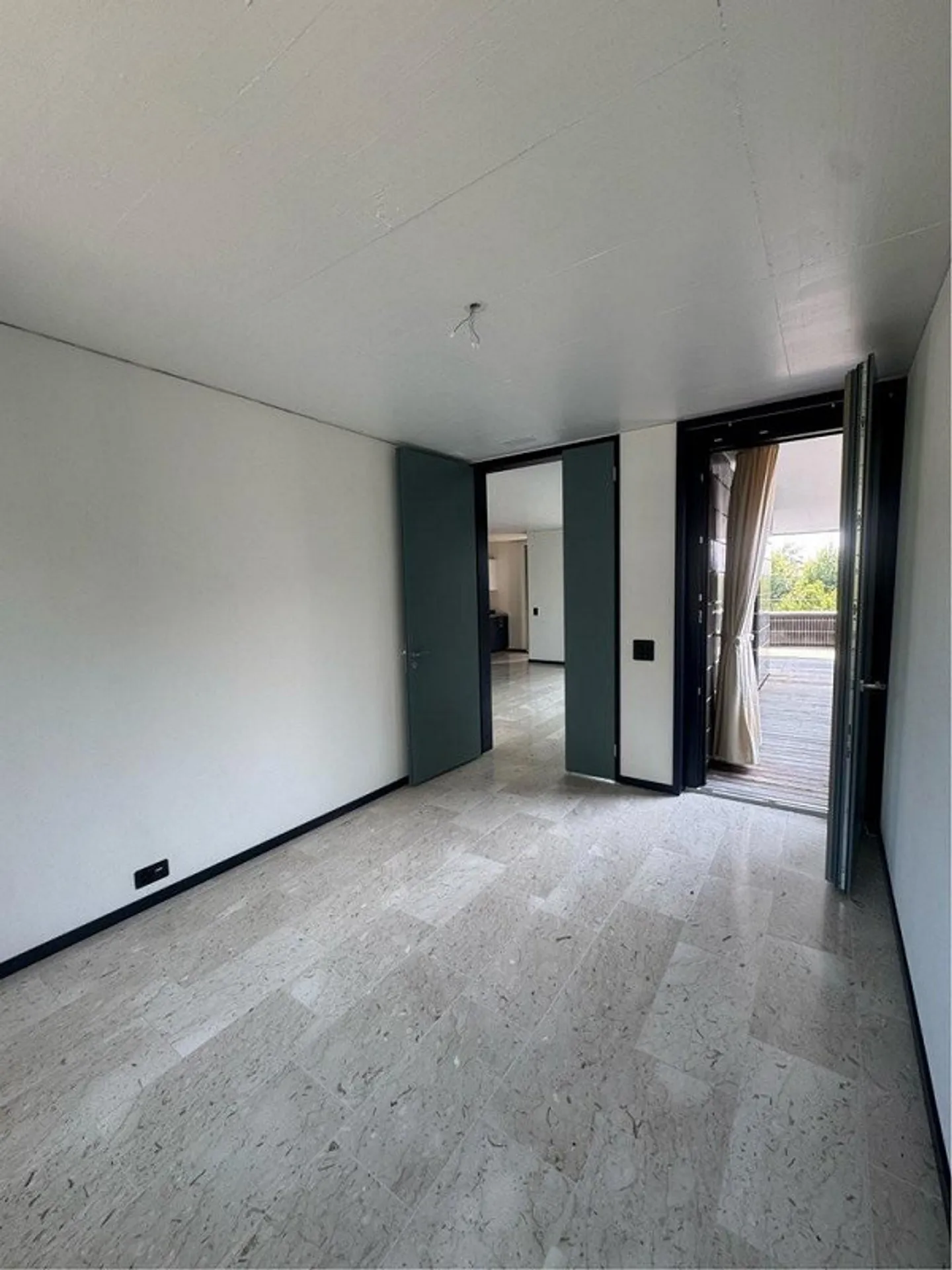 Appartamento nuovo e elegante in una posizione centrale a Kloten! - Foto 7 di 7