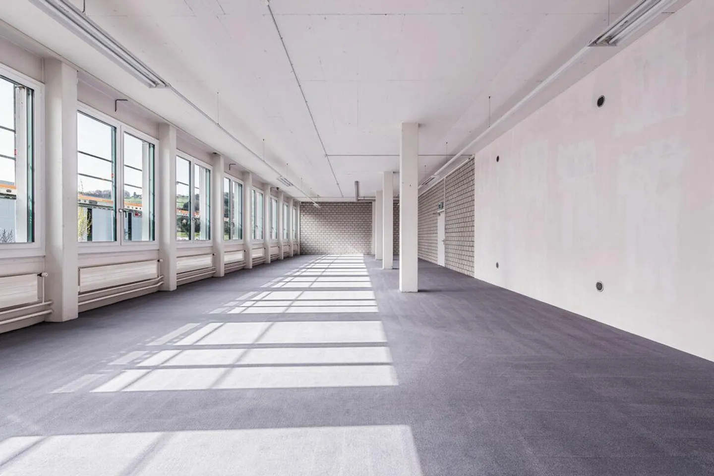 177m2 Espace de Bureau avec Influx de Lumière Unique - Photo 1 sur 7