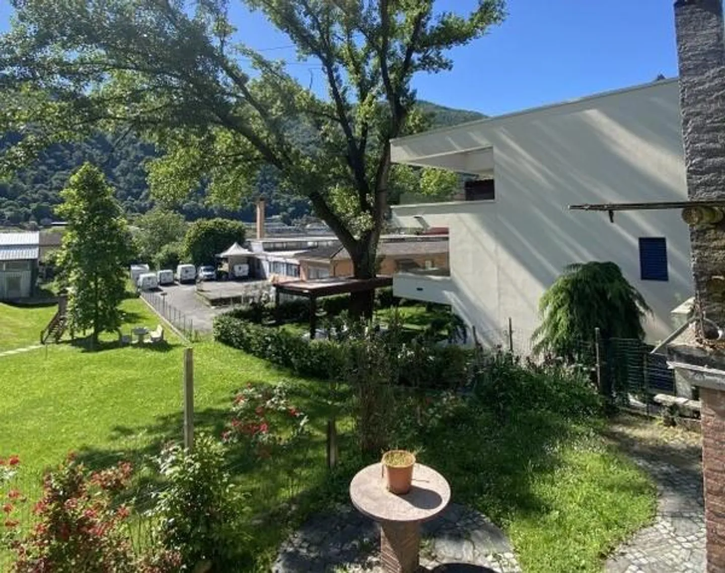 NOUVEAU PRIX - OPPORTUNITÉ UNIQUE - GRANDE MAISON INDIVIDUELLE - 5,5 PIÈCES AVEC JARDIN - Photo 7 sur 11