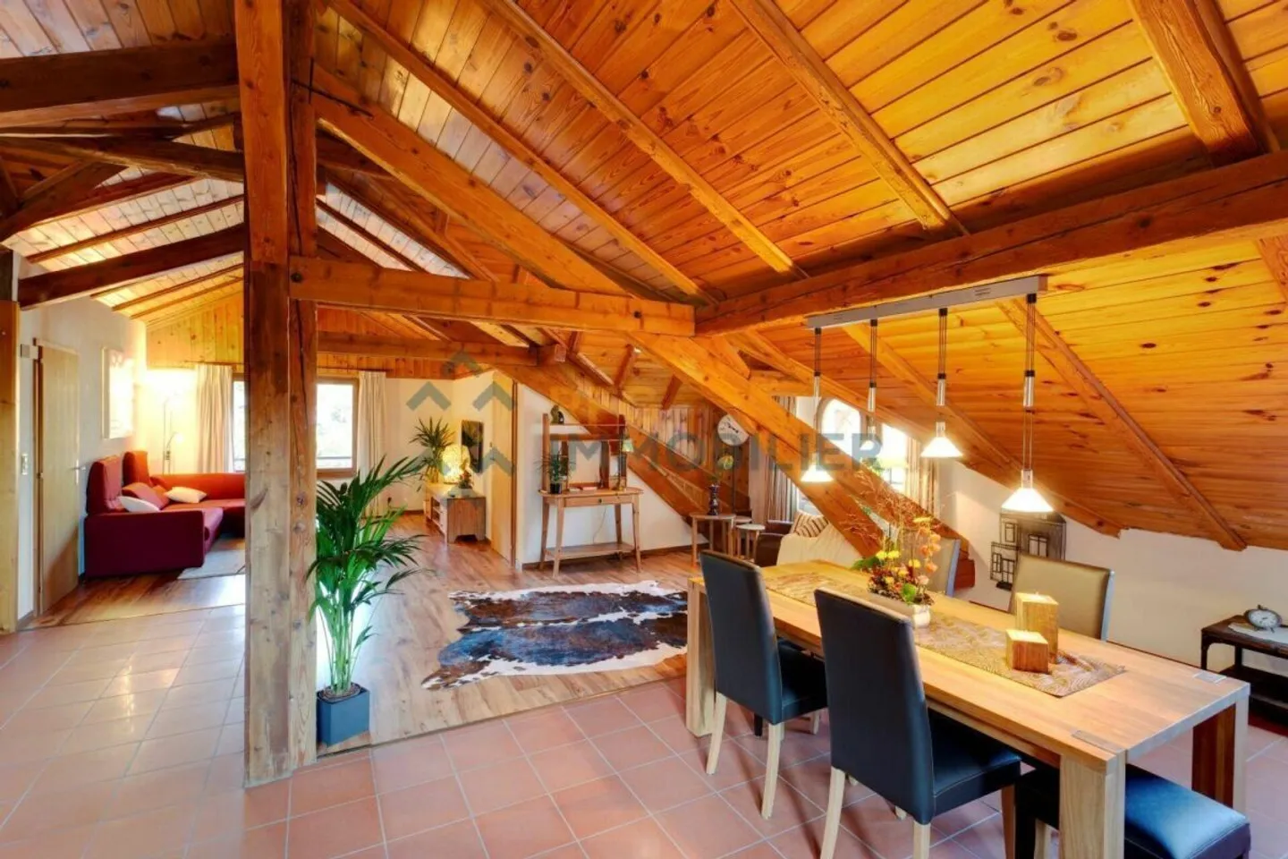 Proprietà d'investimento con ristorante - Foto 4 di 45