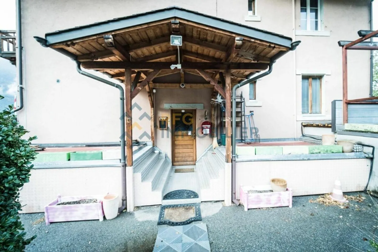 Proprietà d'investimento con ristorante - Foto 12 di 45