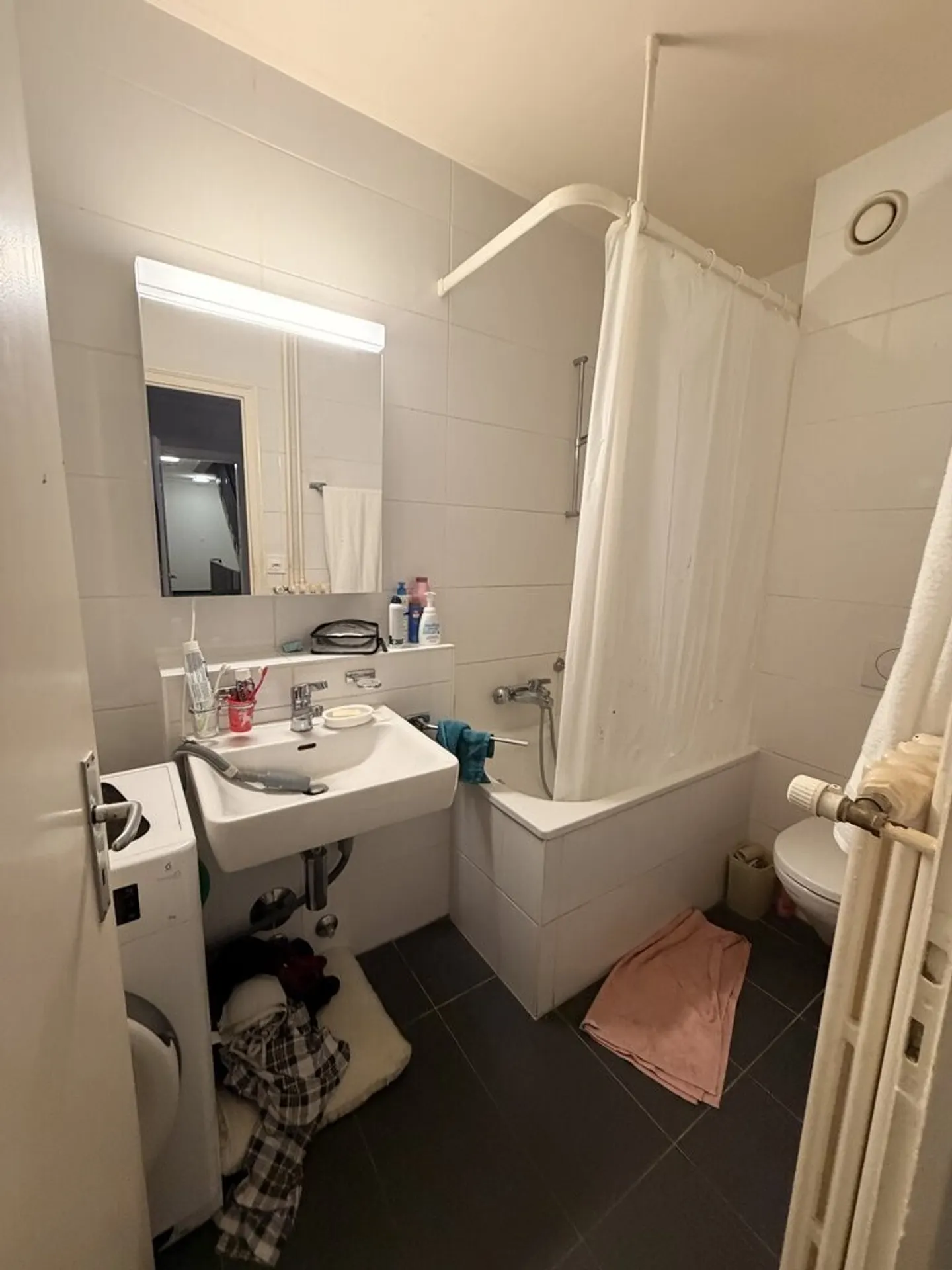 Charmant appartement 3 pièces - Photo 3 sur 5