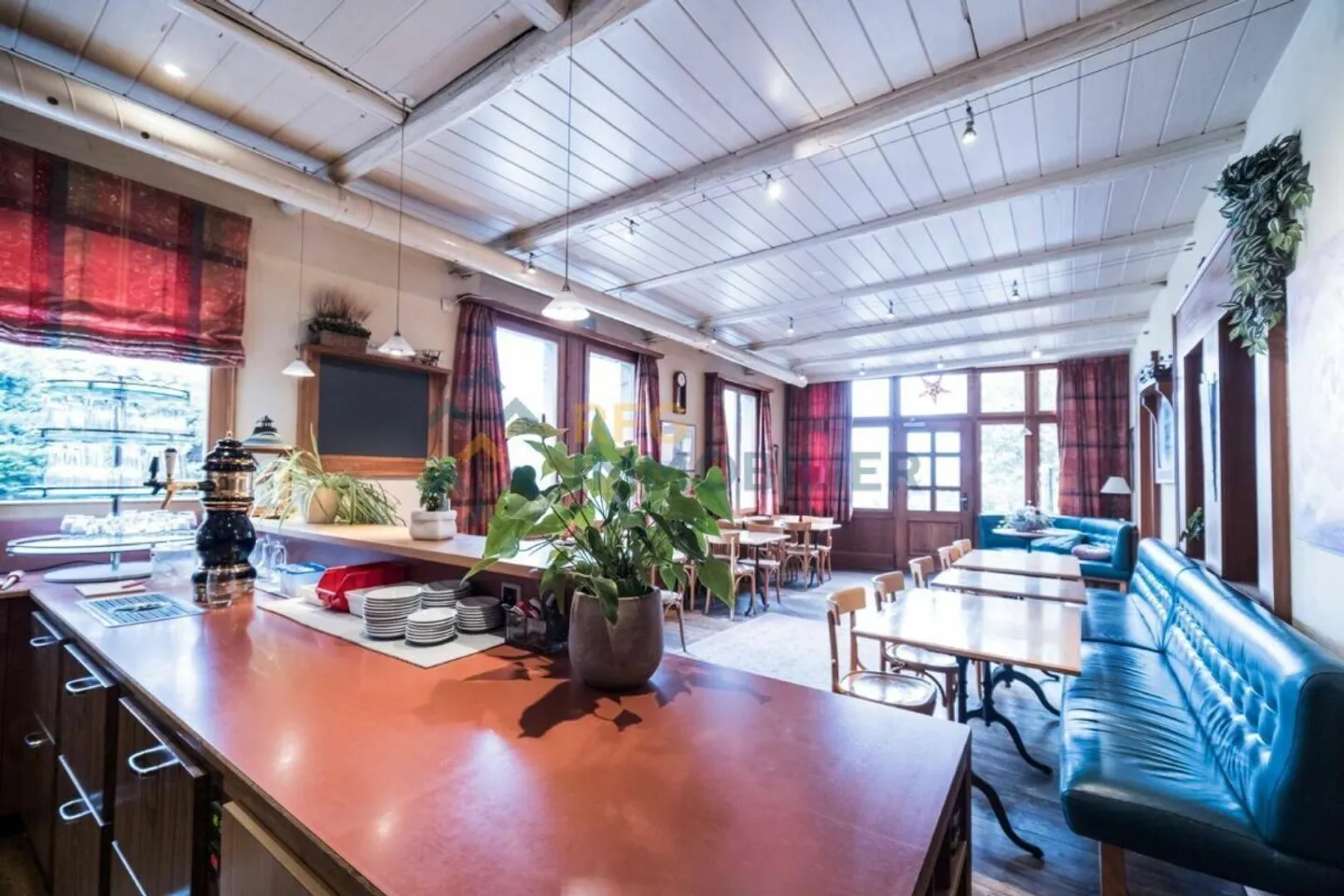 Proprietà d'investimento con ristorante - Foto 25 di 45