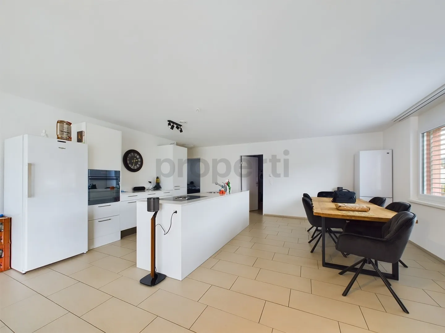 Moderne 3.5-Zimmer Wohnung in Weiach - Foto 2 von 10