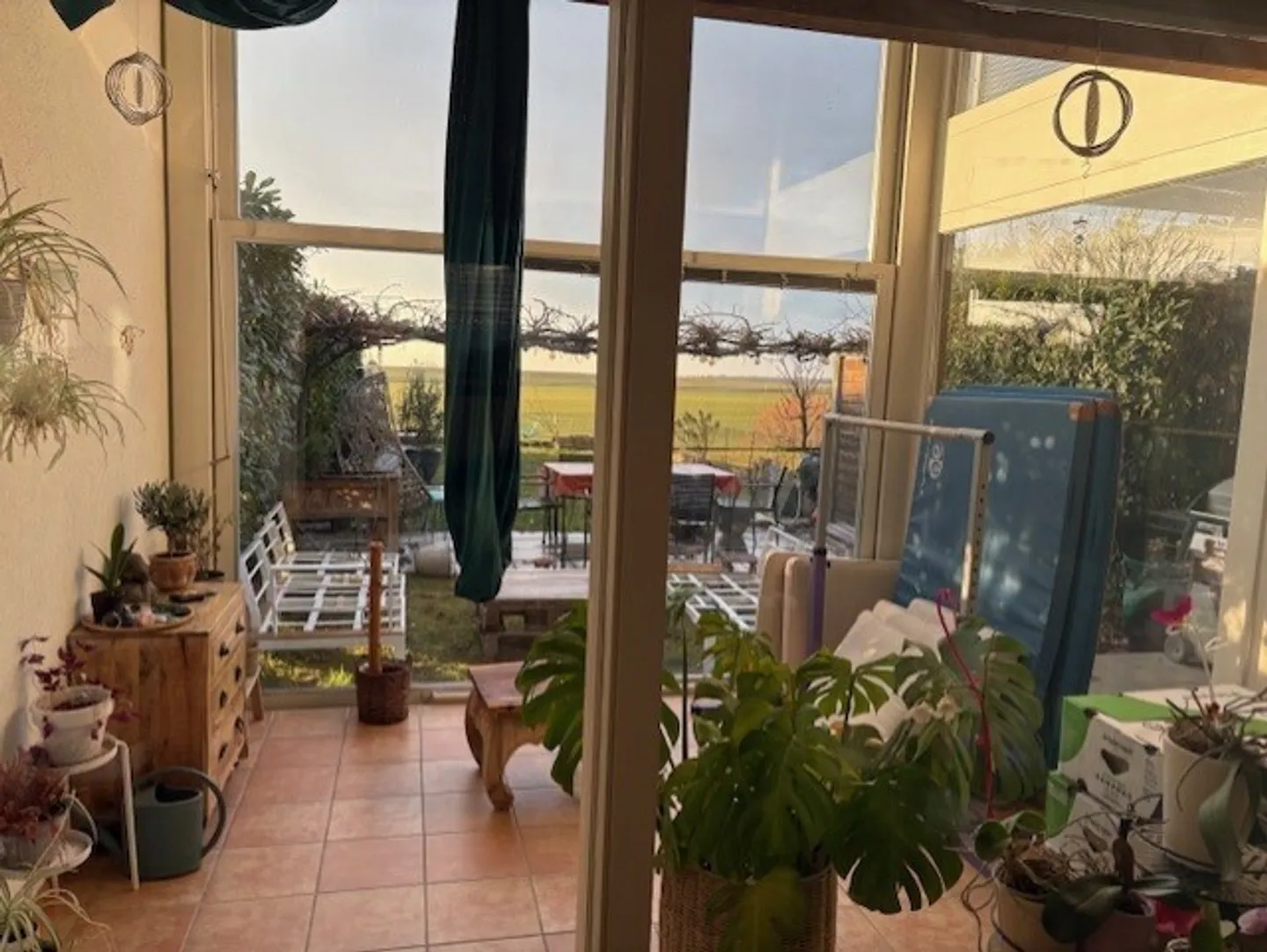 Charming Villa with Garden - Photo 6 of 9