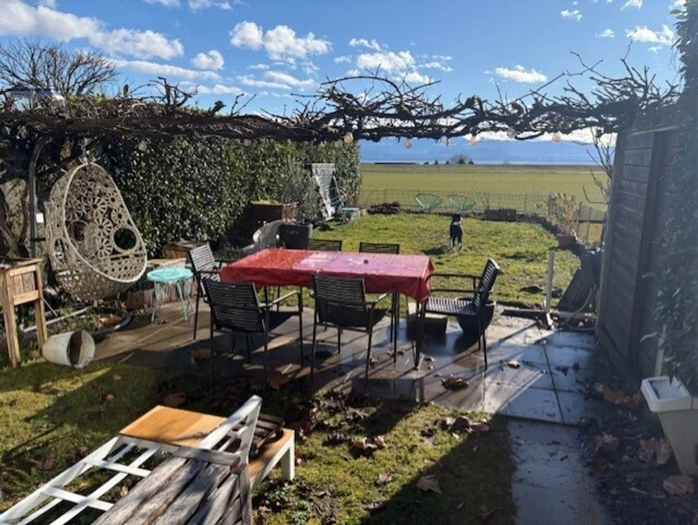 Charming Villa with Garden - Photo 7 of 9