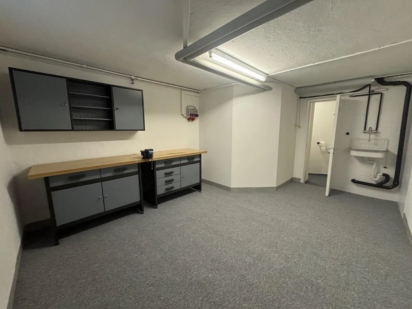 Hobby room with WC - Photo 1 of 3