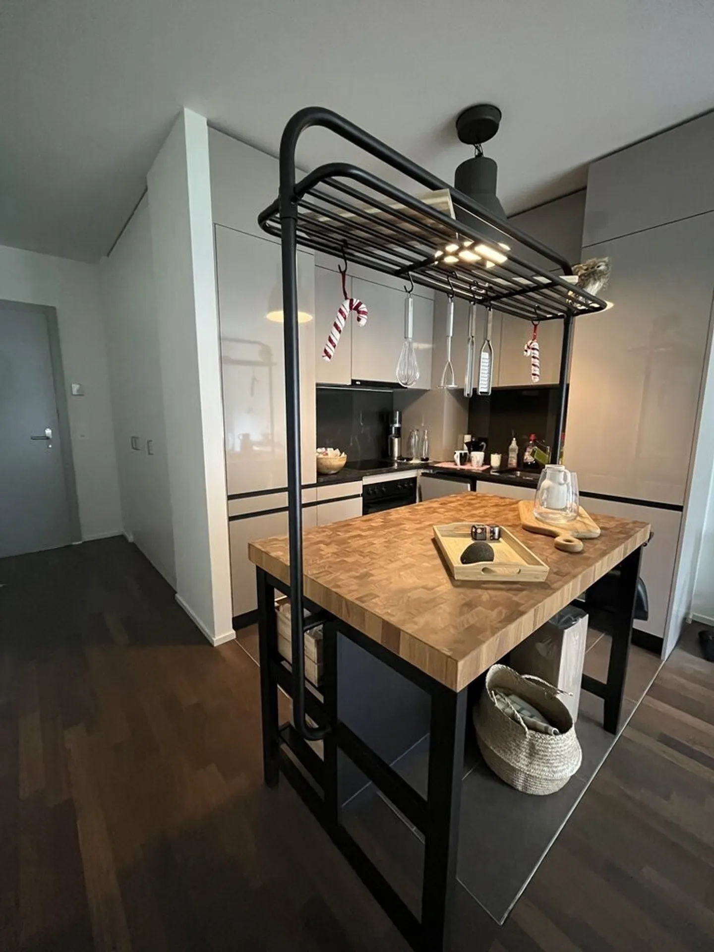 Charming Apartment near CHUV - Photo 5 of 6