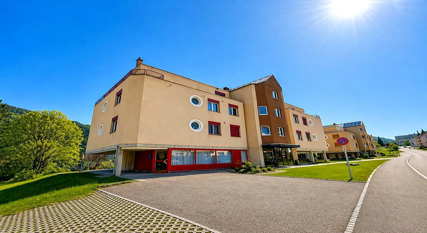Luxuswohnung in Moutier - Foto 3 von 36