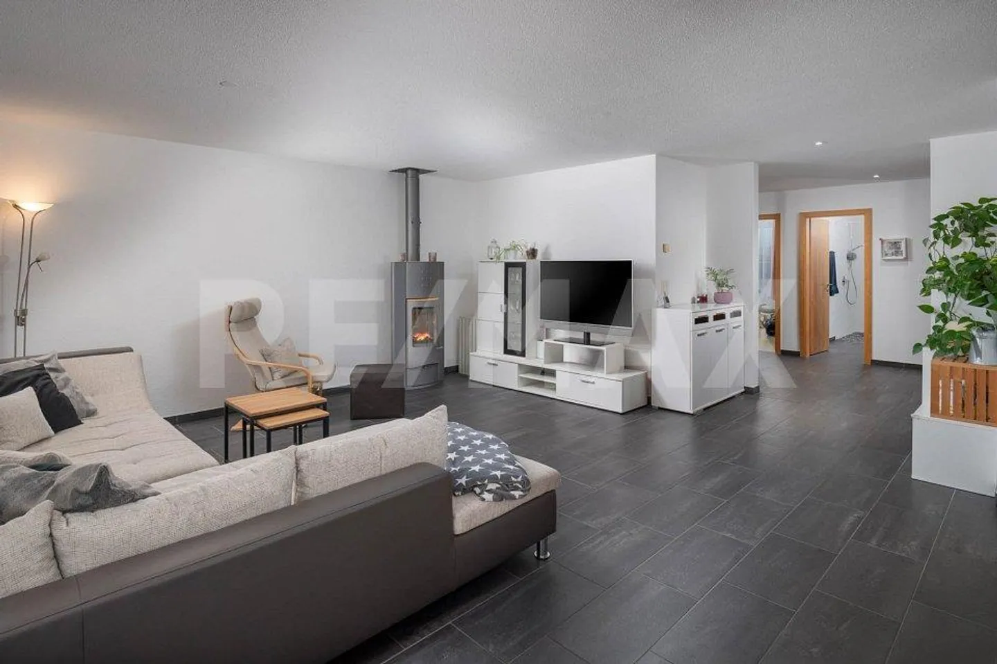 Appartement spacieux dans un emplacement ensoleillé et calme - Photo 6 sur 13