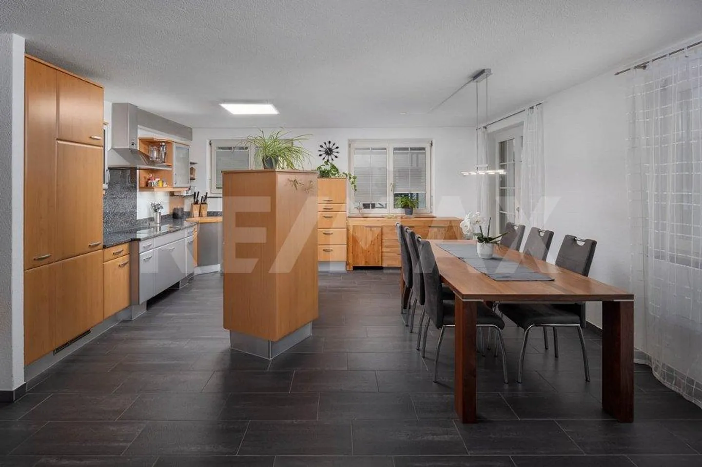 Appartement spacieux dans un emplacement ensoleillé et calme - Photo 7 sur 13