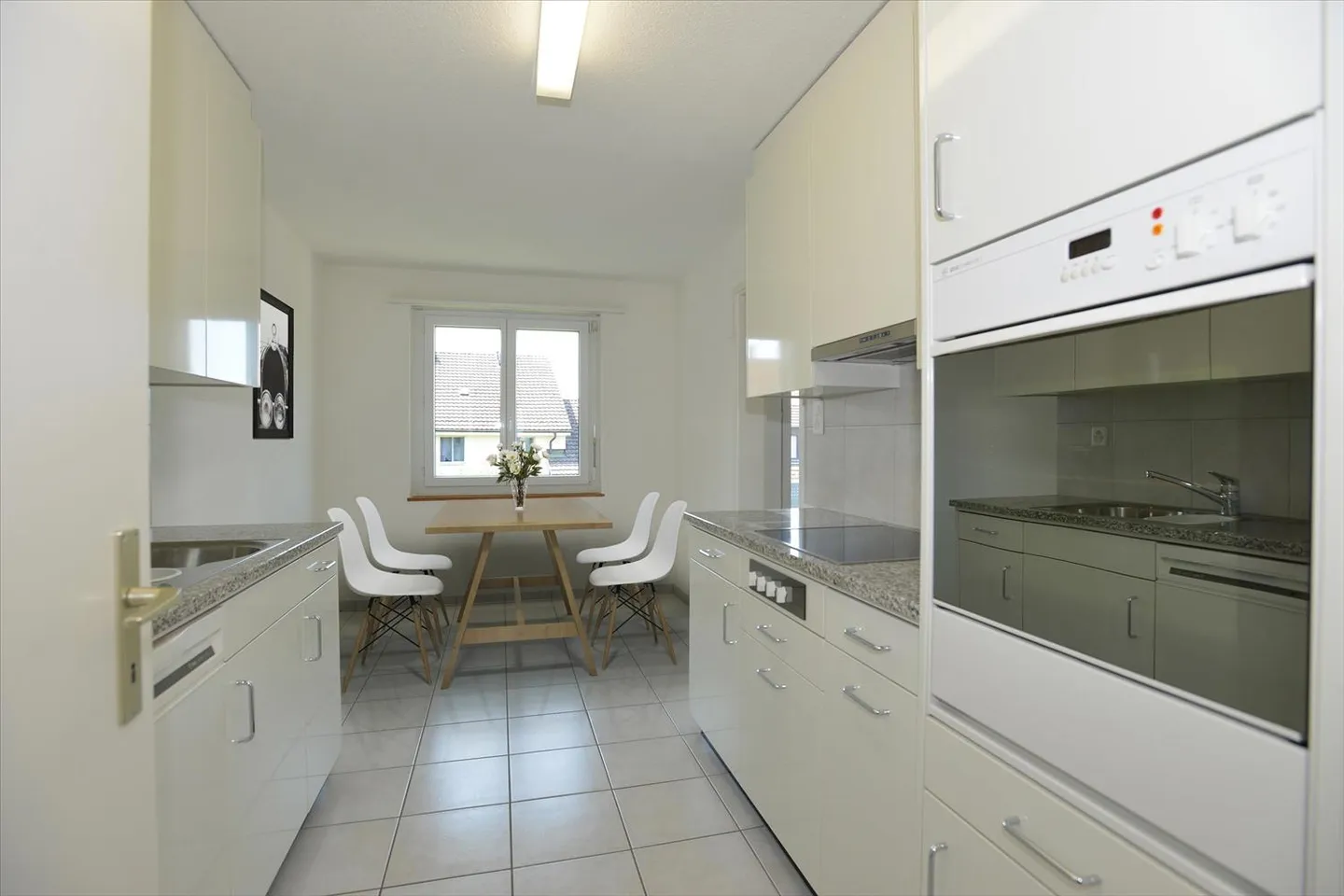 Apartment for rent - Photo 3 of 6