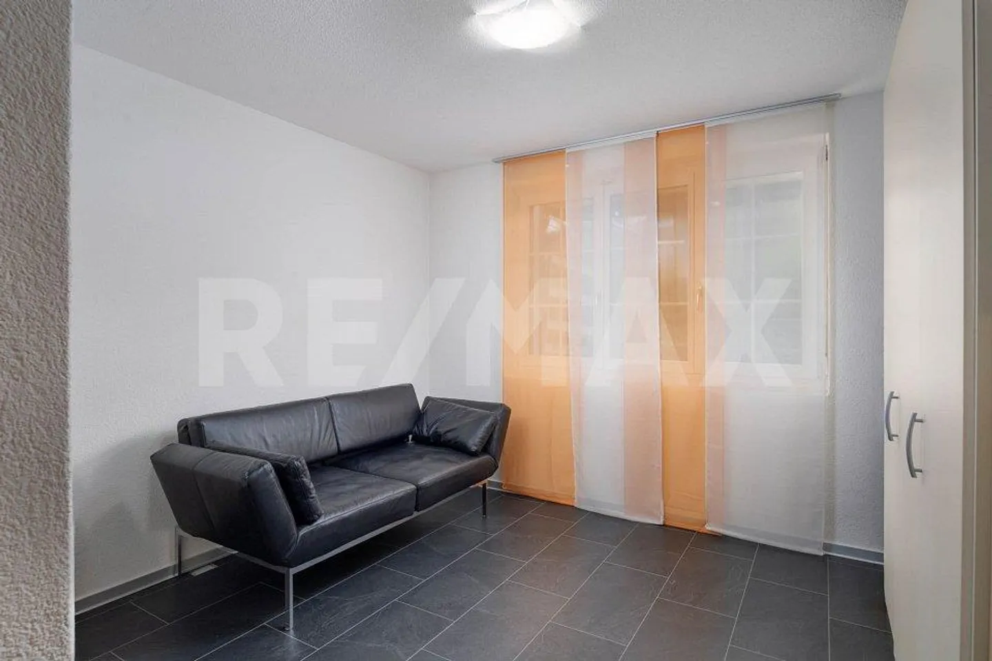 Appartement spacieux dans un emplacement ensoleillé et calme - Photo 12 sur 13