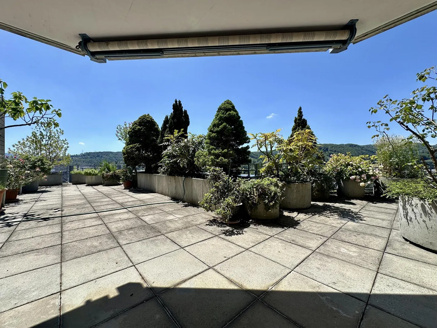 Maisonette 5,5-r. con una vista panoramica da sogno, in un villaggio tranquillo e orientato alla natura - Foto 5 di 14