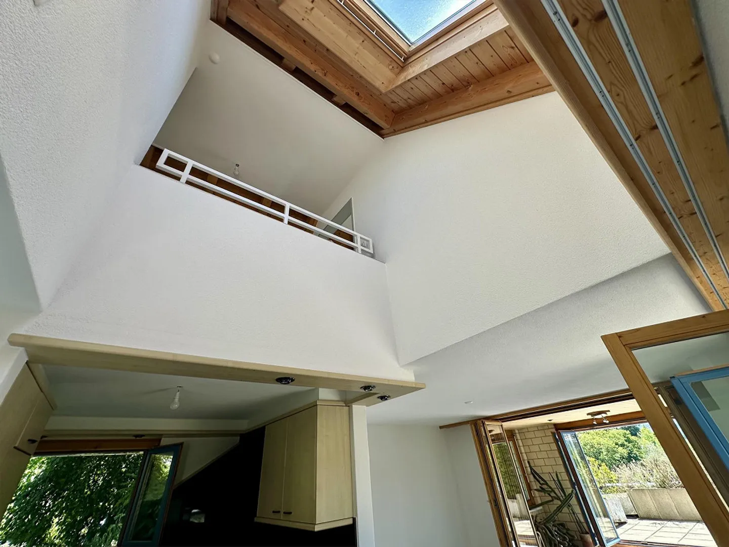 Maisonette 5,5-r. con una vista panoramica da sogno, in un villaggio tranquillo e orientato alla natura - Foto 6 di 14
