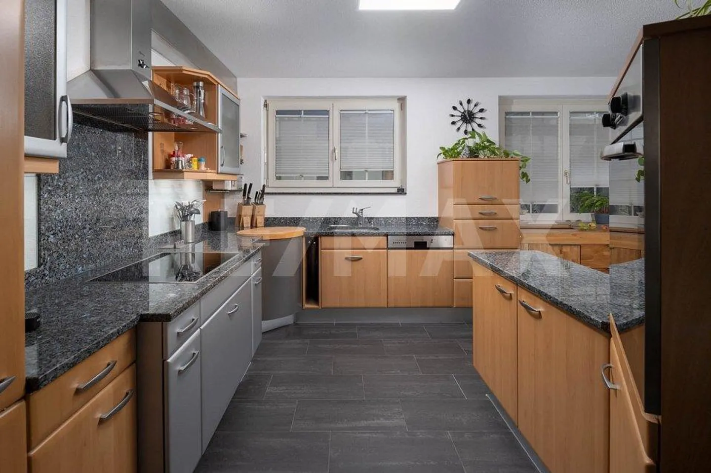 Appartement spacieux dans un emplacement ensoleillé et calme - Photo 8 sur 13