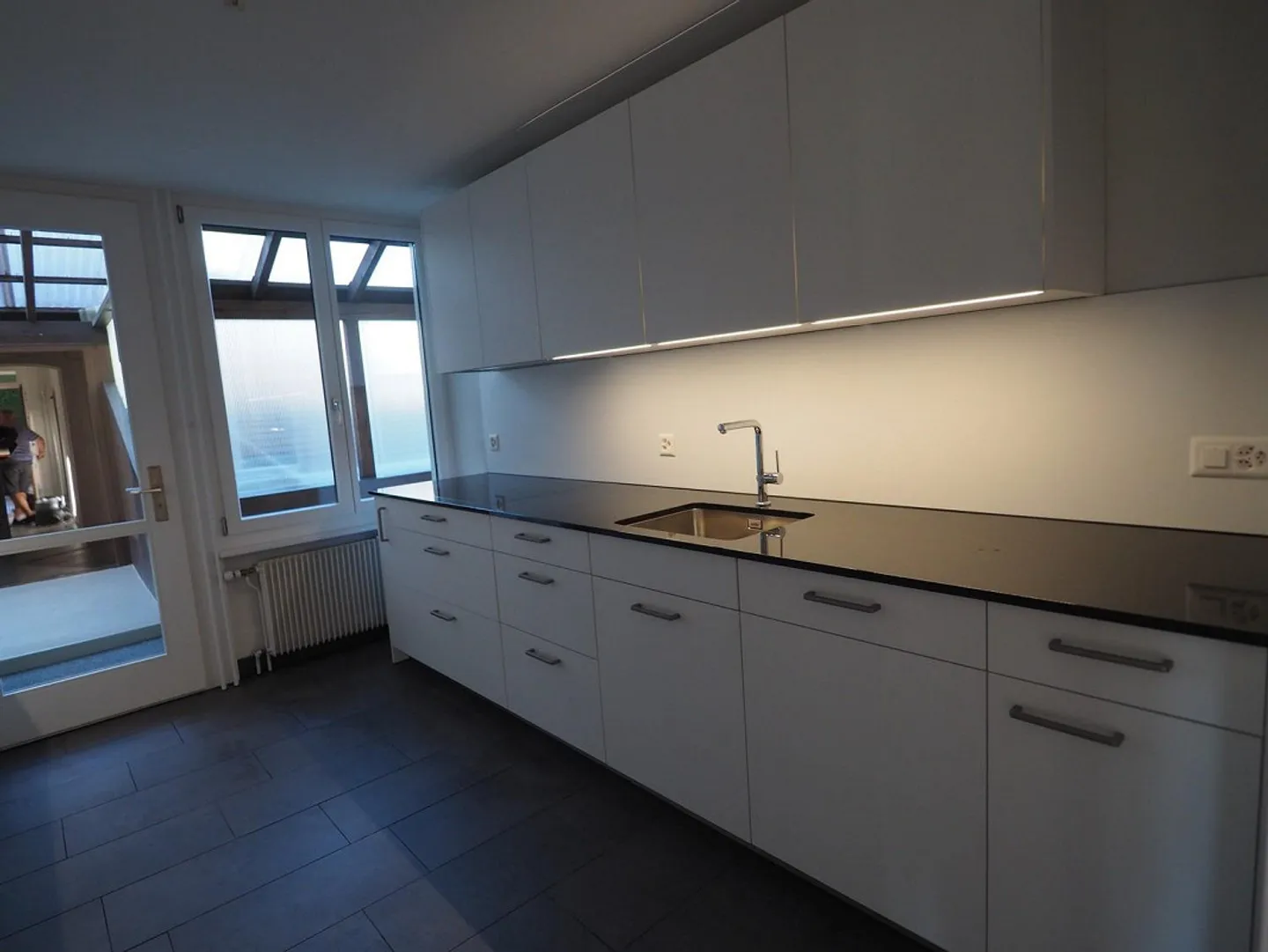 Appartement spacieux et lumineux avec beaucoup de charme à Steffisburg - Photo 2 sur 4