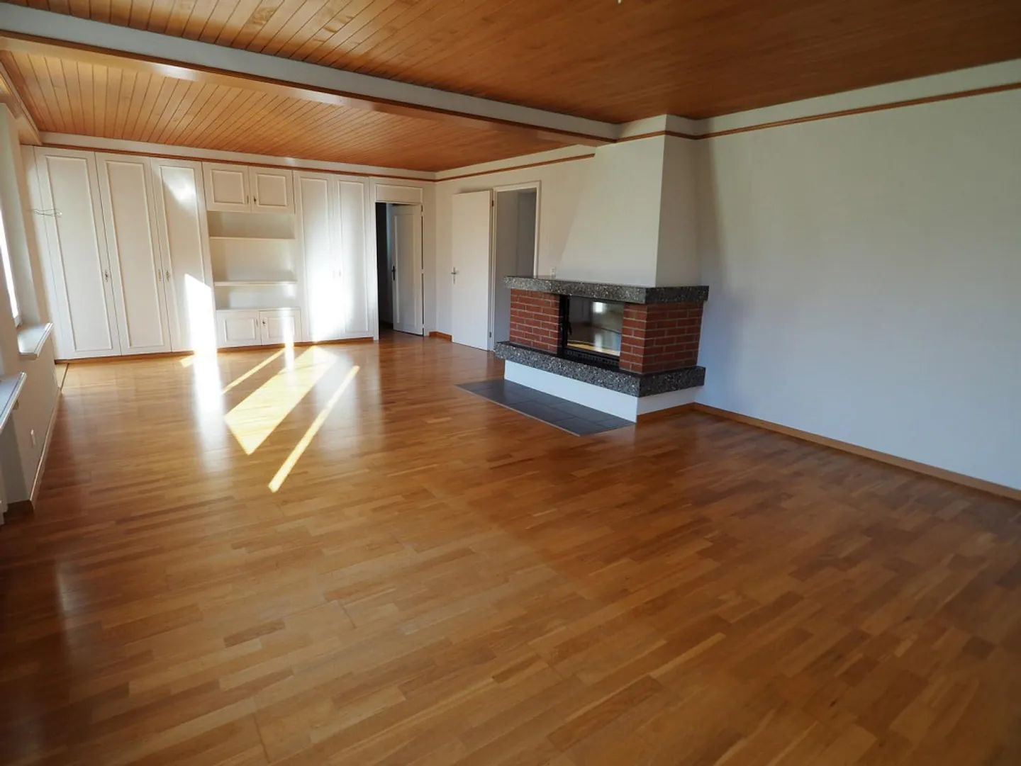 Appartement spacieux et lumineux avec beaucoup de charme à Steffisburg - Photo 4 sur 4
