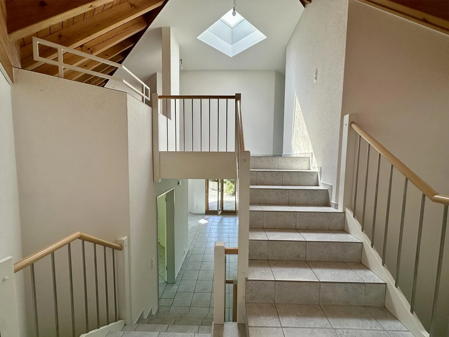 Maisonette 5,5-r. con una vista panoramica da sogno, in un villaggio tranquillo e orientato alla natura - Foto 7 di 14
