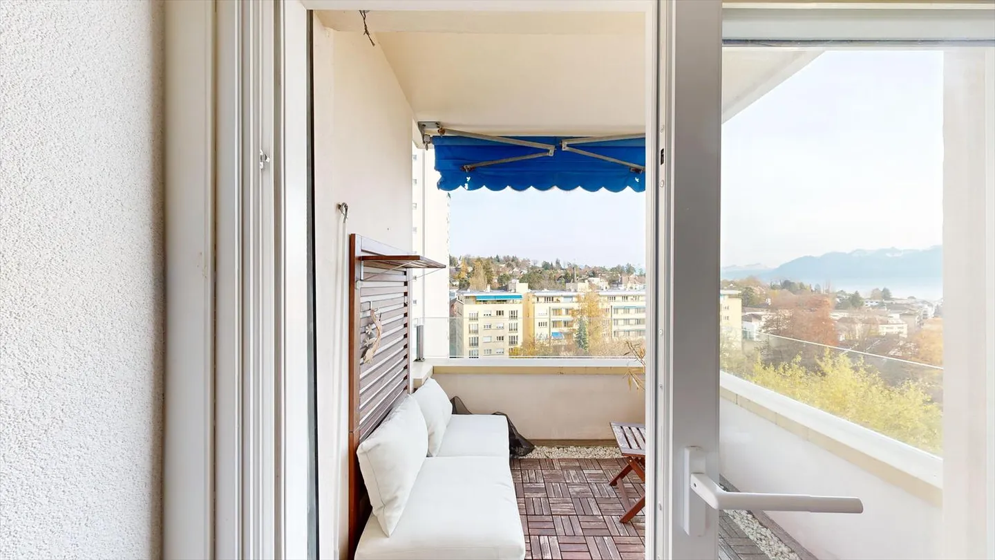 Stunning 3-Room Apartment in Lausanne - Photo 3 of 9