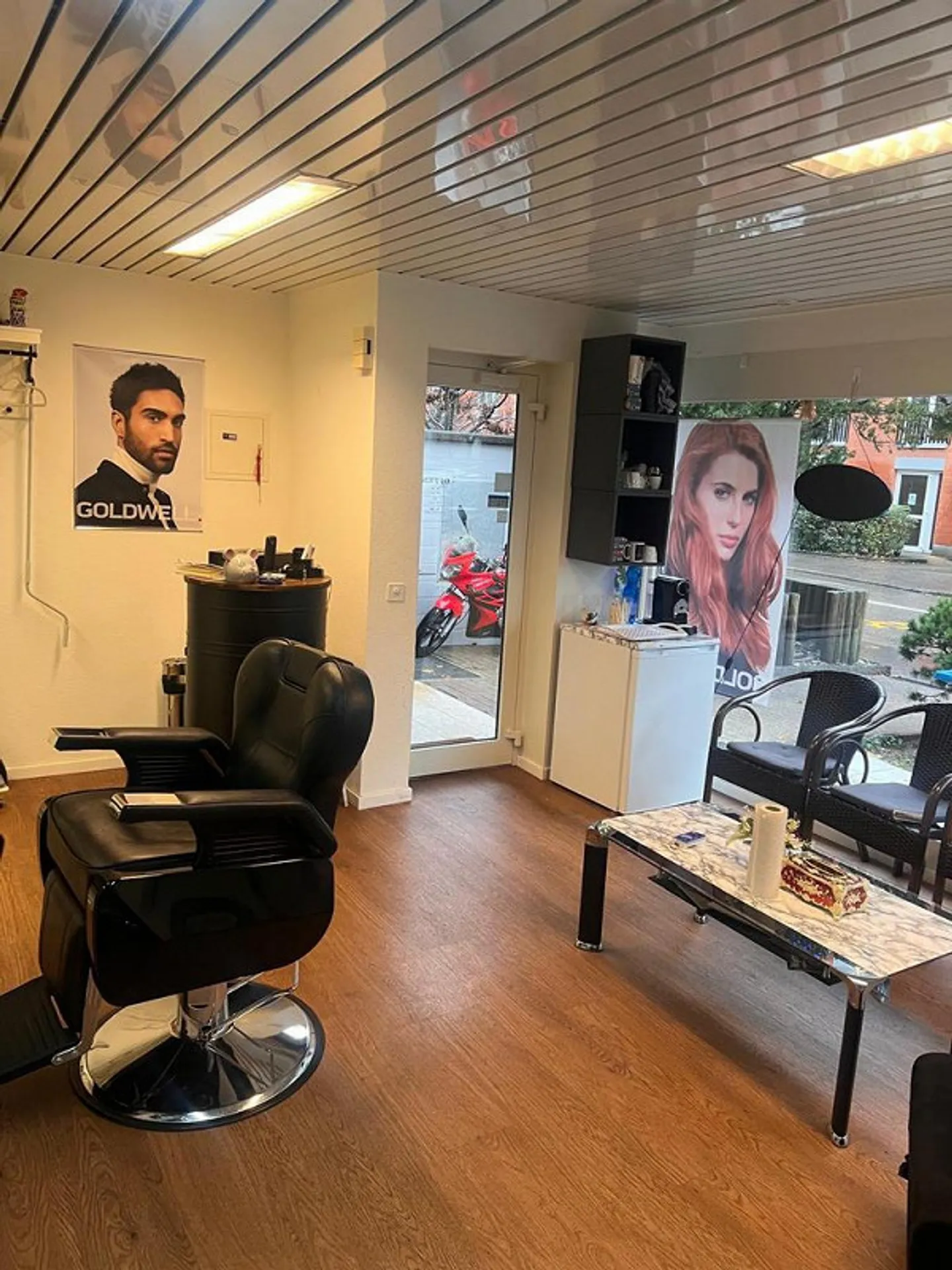 Spazio commerciale con vetrina nel vivace quartiere di Gundeldingen - Foto 6 di 10