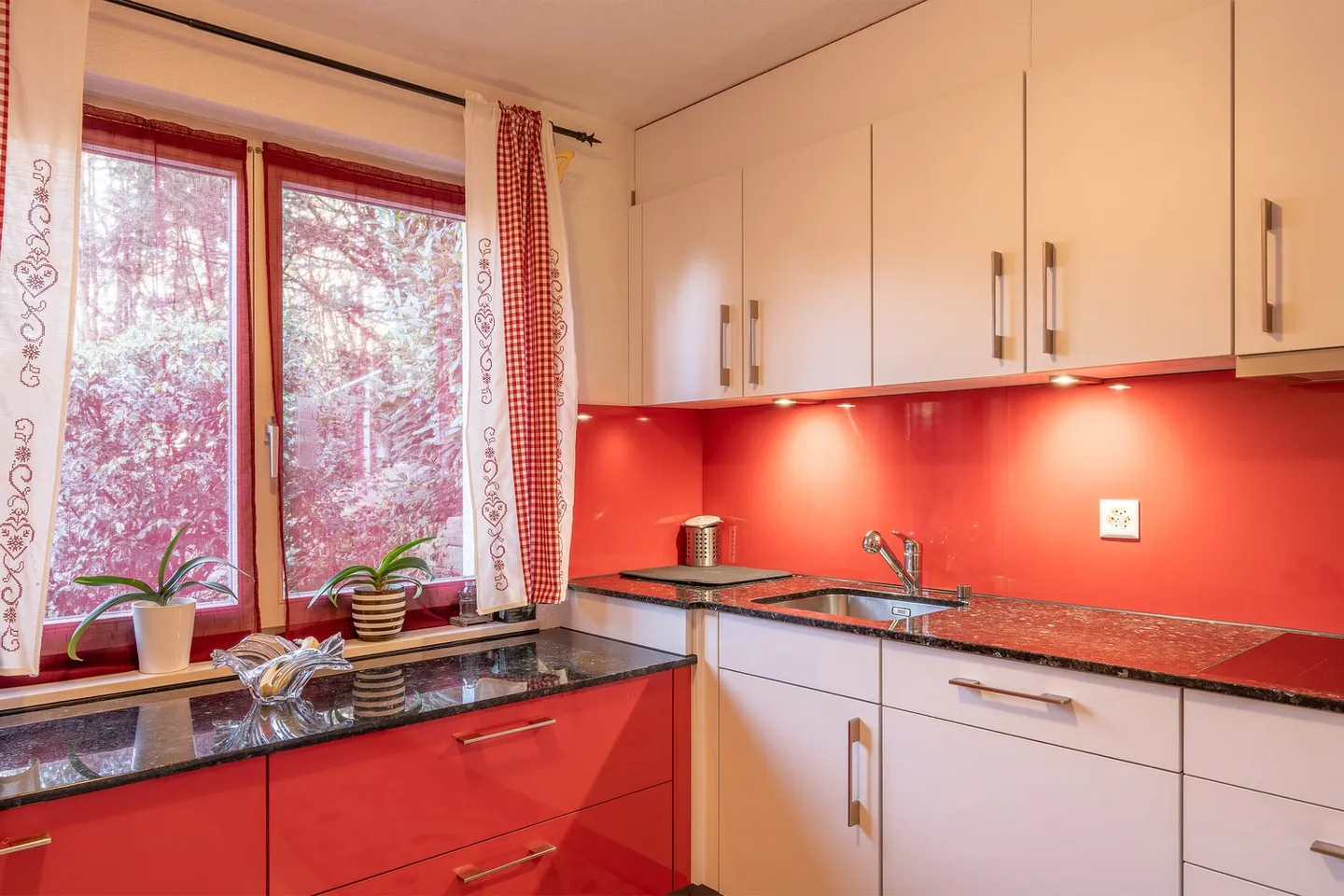 Casa a schiera con basso potenziale di ristrutturazione in un ambiente familiare - Foto 6 di 11