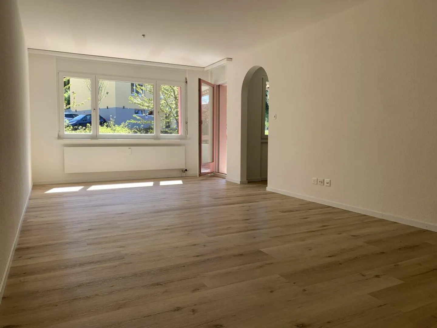 Appartement spacieux de 2 1/2 pièces dans un emplacement calme et ensoleillé - Photo 2 sur 6